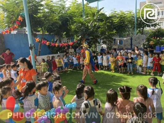 Vui tết trung thu trường mầm non Dạ Lý Hương