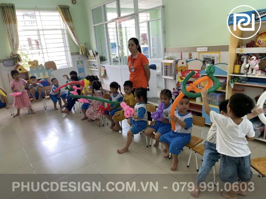Vui tết trung thu trường mầm non Dạ Lý Hương