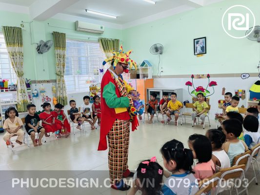 Vui tết trung thu trường mầm non Dạ Lý Hương