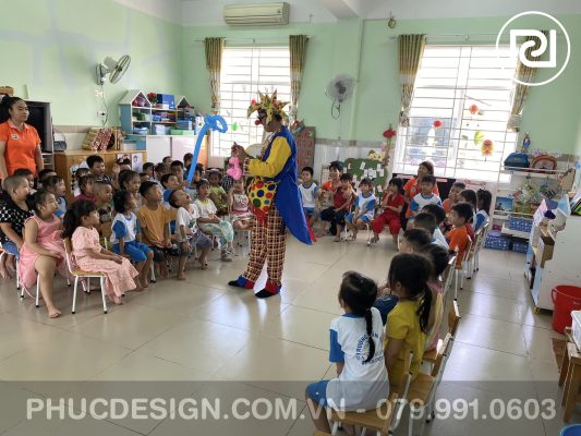 Vui tết trung thu trường mầm non Dạ Lý Hương