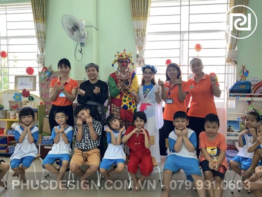Vui tết trung thu trường mầm non Dạ Lý Hương