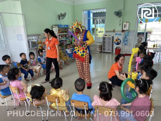 Vui tết trung thu trường mầm non Dạ Lý Hương
