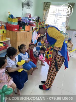 Vui tết trung thu trường mầm non Dạ Lý Hương
