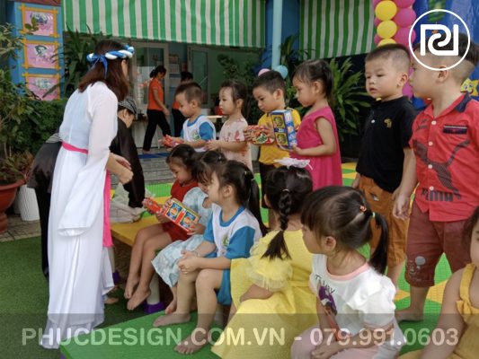 Vui tết trung thu trường mầm non Dạ Lý Hương