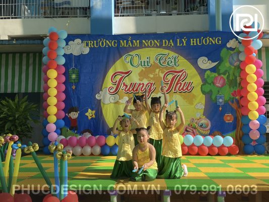Vui tết trung thu trường mầm non Dạ Lý Hương