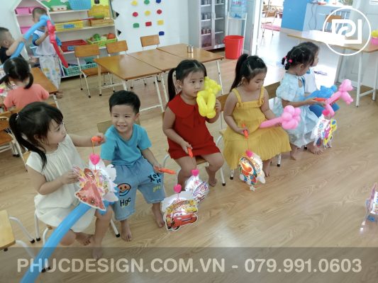 Vui tết trung thu trường mầm non Dạ Lý Hương