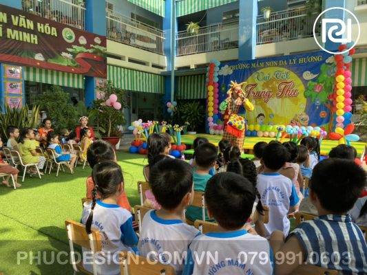 Vui tết trung thu trường mầm non Dạ Lý Hương