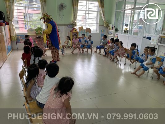 Vui tết trung thu trường mầm non Dạ Lý Hương