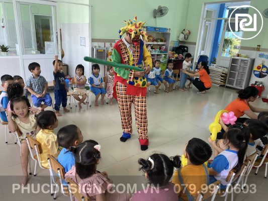 Vui tết trung thu trường mầm non Dạ Lý Hương