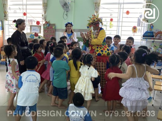 Vui tết trung thu trường mầm non Dạ Lý Hương