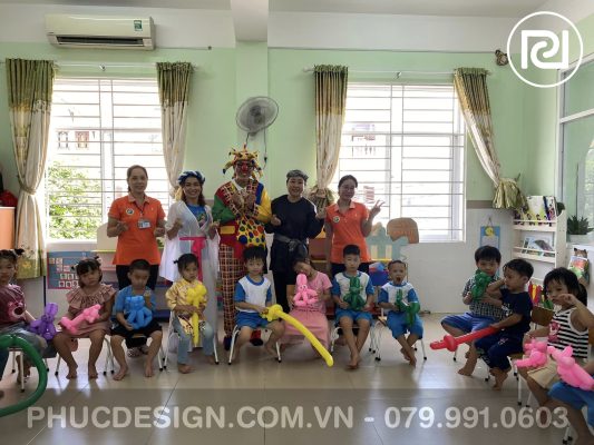 Vui tết trung thu trường mầm non Dạ Lý Hương