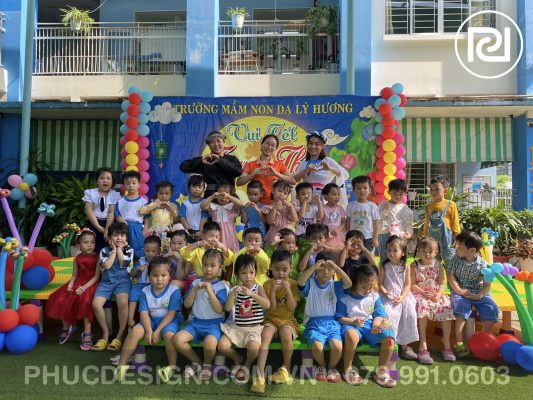 Vui tết trung thu trường mầm non Dạ Lý Hương