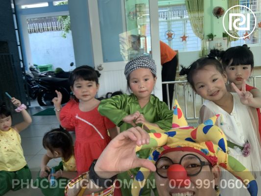 Vui tết trung thu trường mầm non Dạ Lý Hương