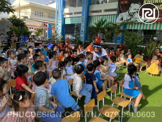 Vui tết trung thu trường mầm non Dạ Lý Hương