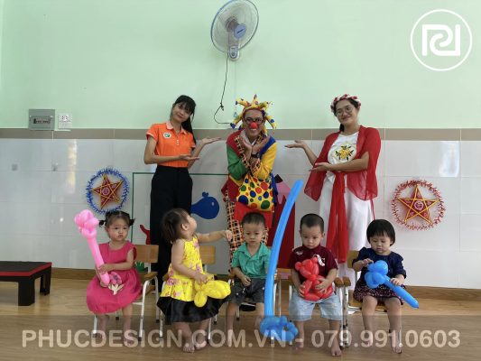 Vui tết trung thu trường mầm non Dạ Lý Hương