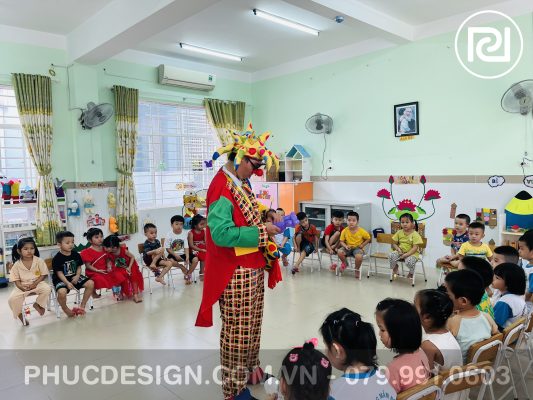 Vui tết trung thu trường mầm non Dạ Lý Hương