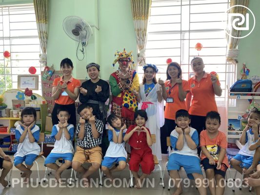 Vui tết trung thu trường mầm non Dạ Lý Hương
