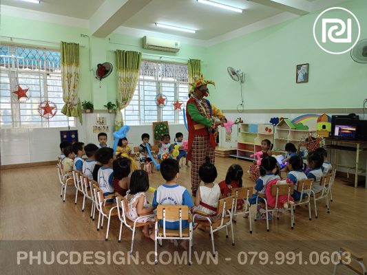 Vui tết trung thu trường mầm non Dạ Lý Hương