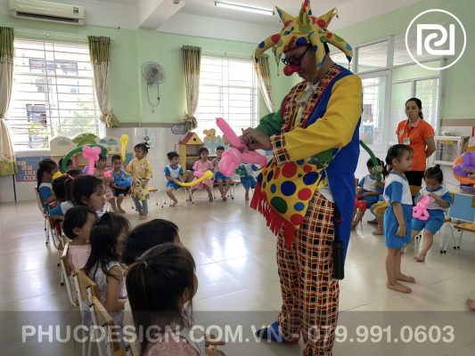 Vui tết trung thu trường mầm non Dạ Lý Hương