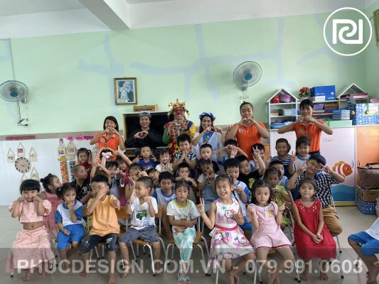Vui tết trung thu trường mầm non Dạ Lý Hương