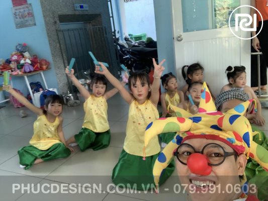 Vui tết trung thu trường mầm non Dạ Lý Hương