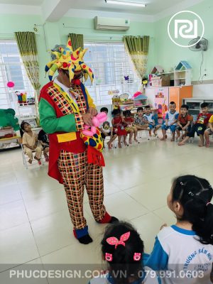 Vui tết trung thu trường mầm non Dạ Lý Hương