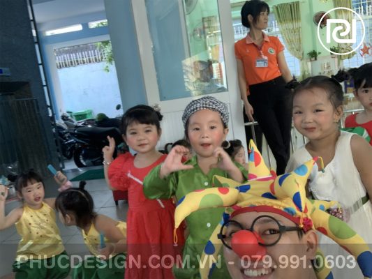 Vui tết trung thu trường mầm non Dạ Lý Hương