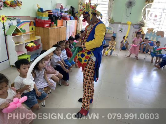 Vui tết trung thu trường mầm non Dạ Lý Hương