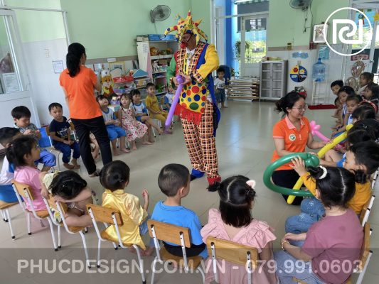 Vui tết trung thu trường mầm non Dạ Lý Hương