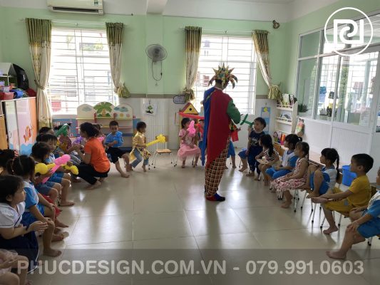 Vui tết trung thu trường mầm non Dạ Lý Hương