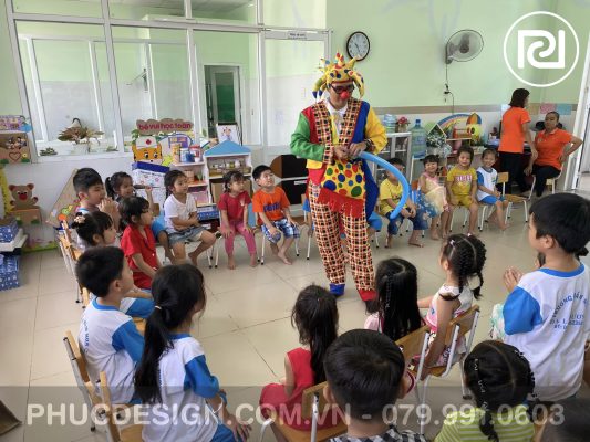Vui tết trung thu trường mầm non Dạ Lý Hương