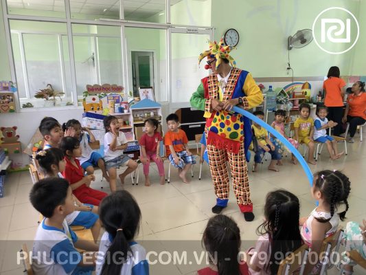 Vui tết trung thu trường mầm non Dạ Lý Hương