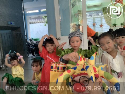 Vui tết trung thu trường mầm non Dạ Lý Hương
