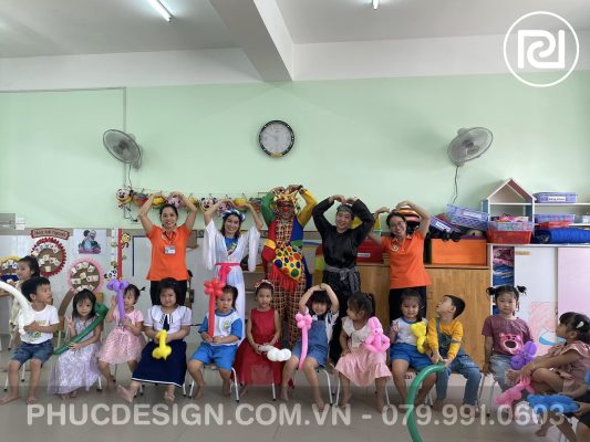 Vui tết trung thu trường mầm non Dạ Lý Hương