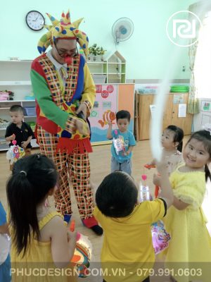 Vui tết trung thu trường mầm non Dạ Lý Hương