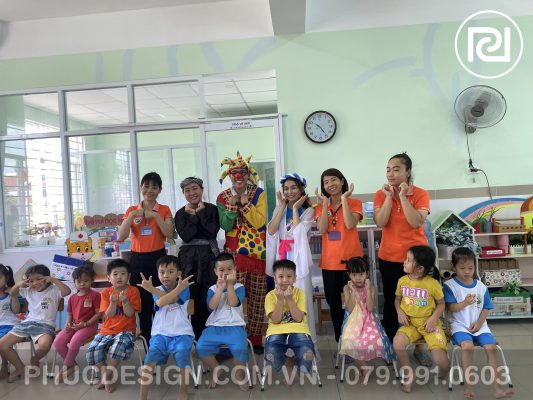 Vui tết trung thu trường mầm non Dạ Lý Hương