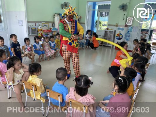 Vui tết trung thu trường mầm non Dạ Lý Hương