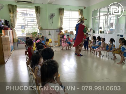 Vui tết trung thu trường mầm non Dạ Lý Hương