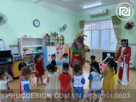 Vui tết trung thu trường mầm non Dạ Lý Hương