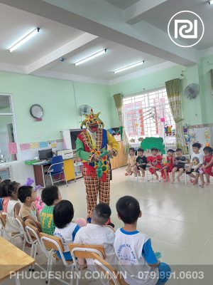 Vui tết trung thu trường mầm non Dạ Lý Hương