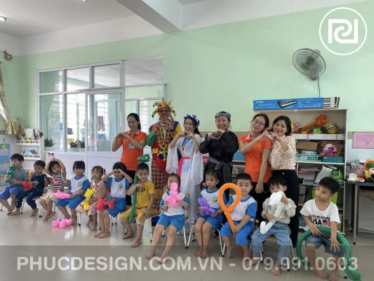 Vui tết trung thu trường mầm non Dạ Lý Hương