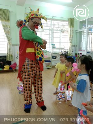 Vui tết trung thu trường mầm non Dạ Lý Hương