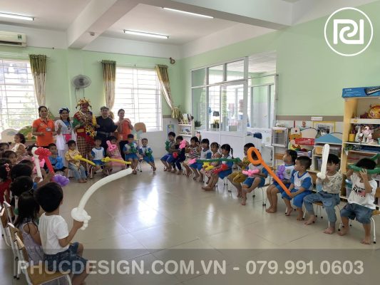 Vui tết trung thu trường mầm non Dạ Lý Hương
