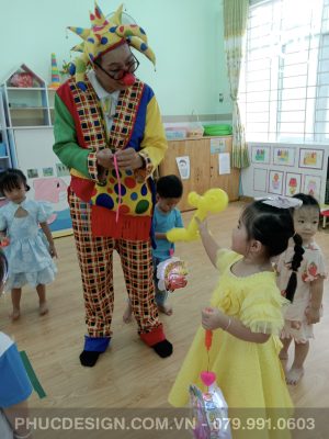 Vui tết trung thu trường mầm non Dạ Lý Hương