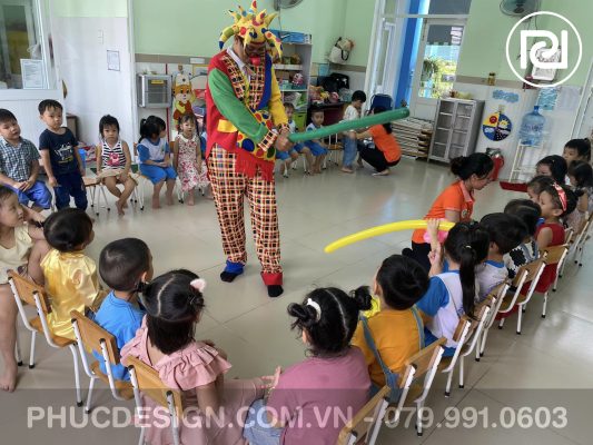 Vui tết trung thu trường mầm non Dạ Lý Hương