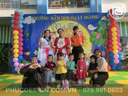 Vui tết trung thu trường mầm non Dạ Lý Hương