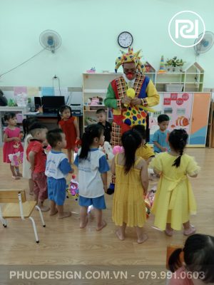 Vui tết trung thu trường mầm non Dạ Lý Hương